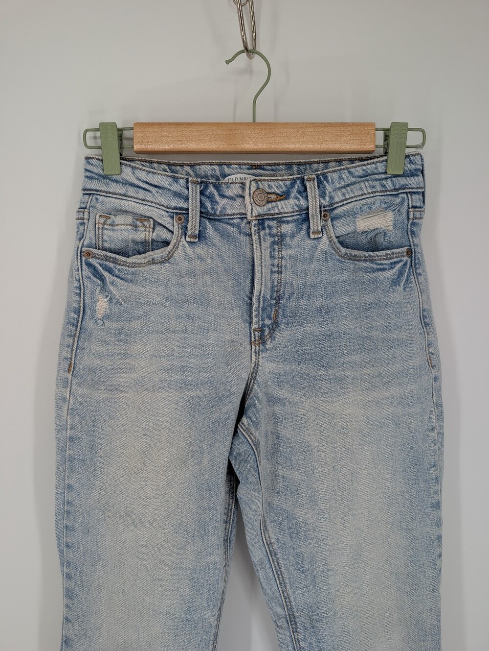 Old Navy Power Straight Leg Jeans High Rise Stretch  Light Wash size 4 - Picture 2 of 5